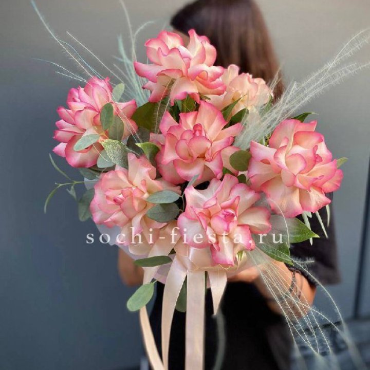 9 Французских роз Джумилия в боксе в Пензе