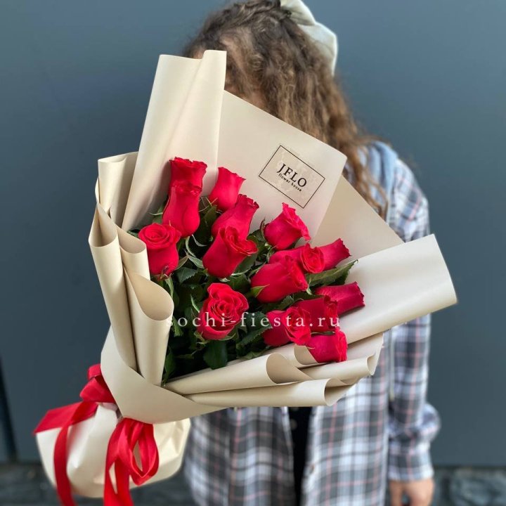 15 красных роз в Пензе