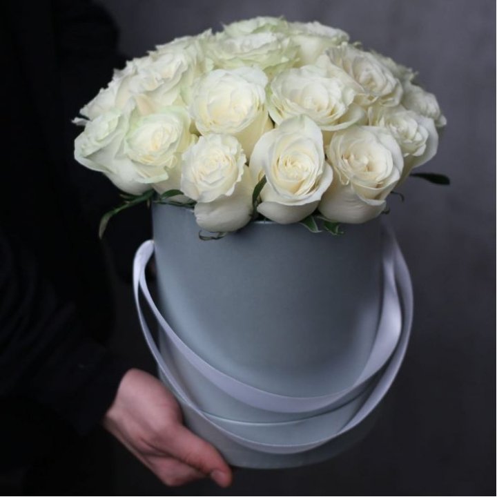 15 белых роз в цилиндре в Пензе