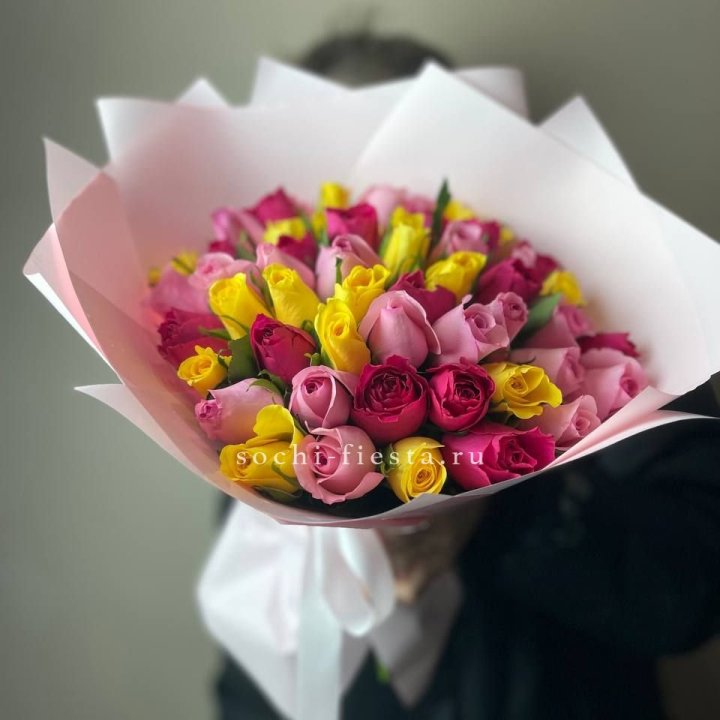 Букет из 51 розы Микс (Кения) в Пензе