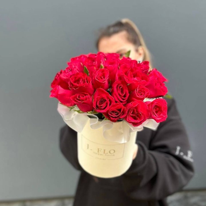 27 кенийских роз в боксе в Пензе