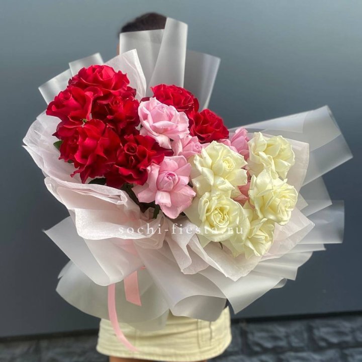 Микс из 17 роз в Пензе