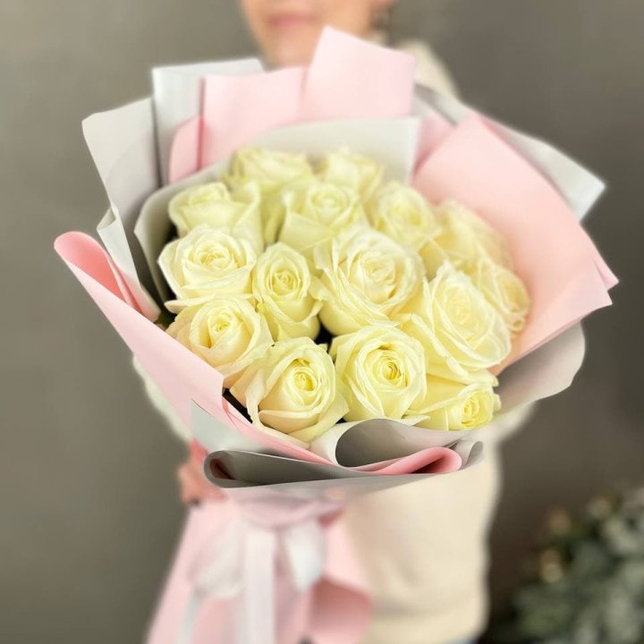 15 белых роз пудра в Пензе