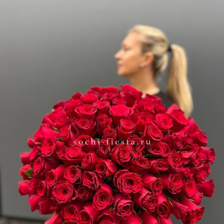 Охапка из 101 красной розы в Пензе