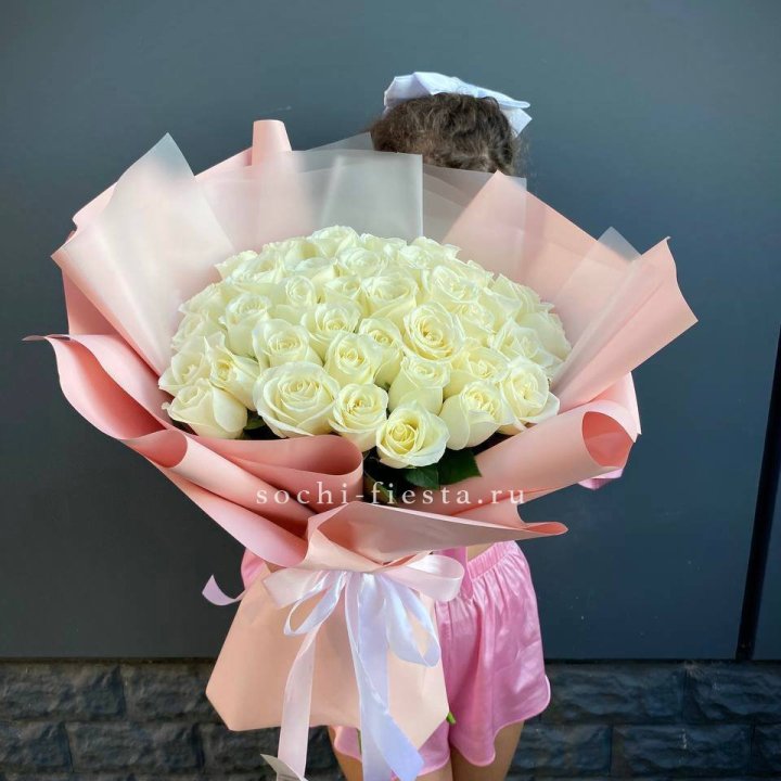 35 белых роз в Пензе