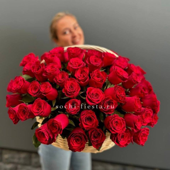 101 красная роза в корзине   в Пензе