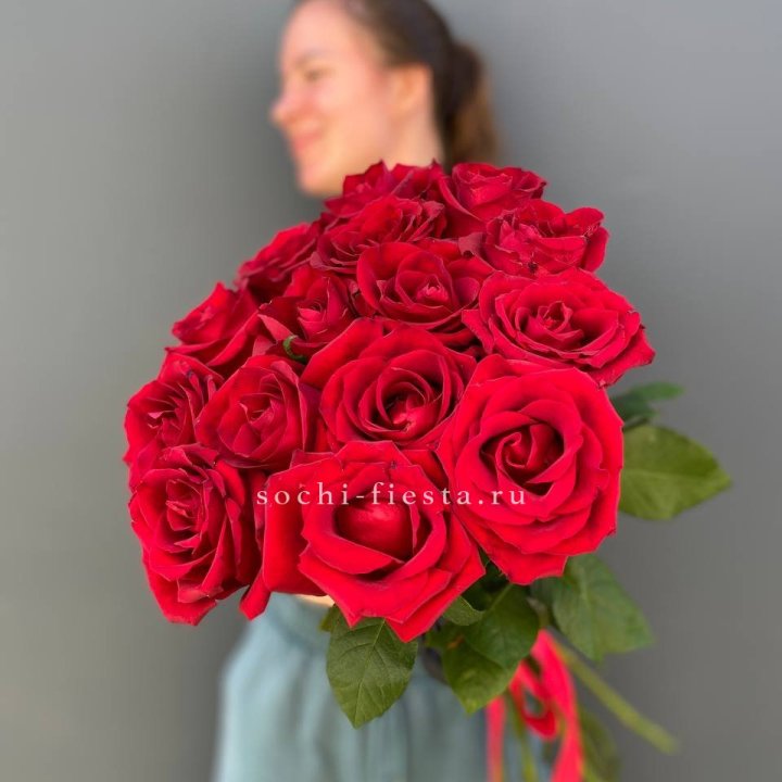 15 красных роз под ленту в Пензе