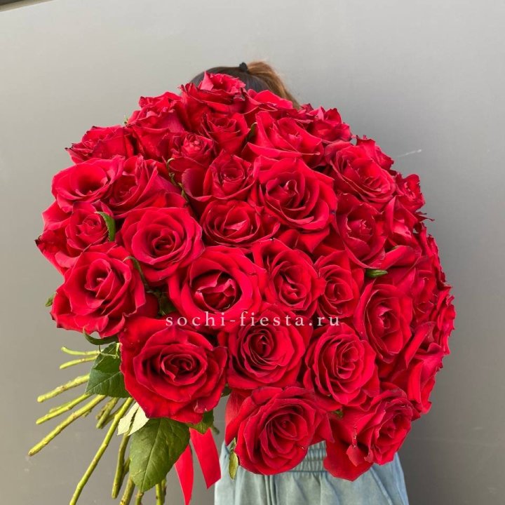 35 красных роз под ленту в Пензе