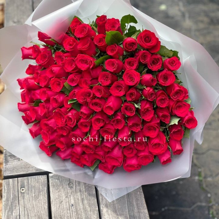 101 красная роза Лолита в Пензе