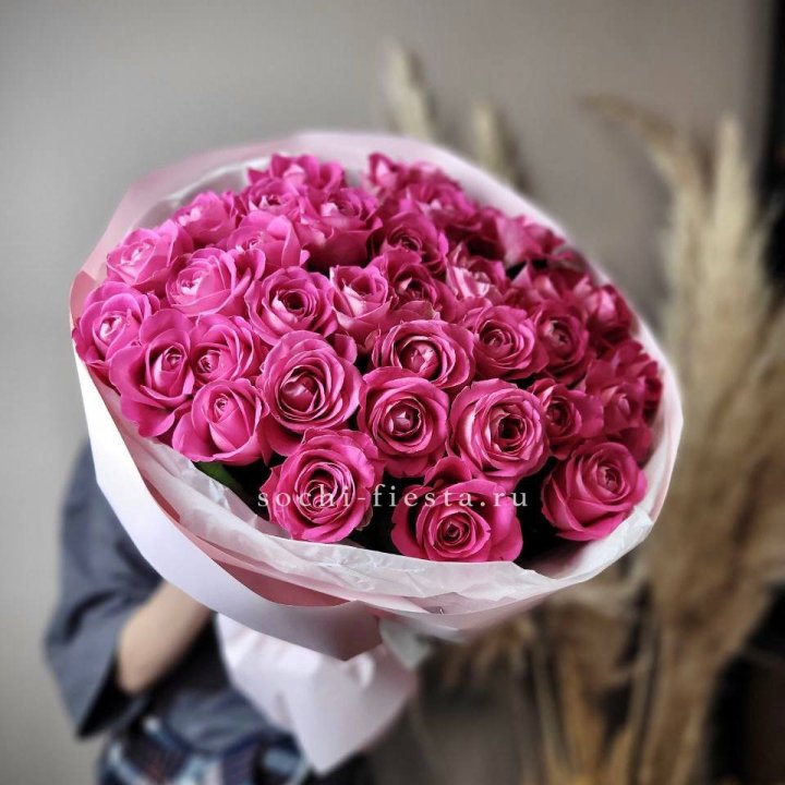 35 розовых роз  в Пензе