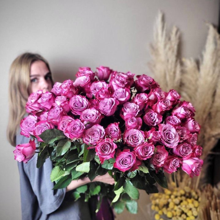 Охапка высоких роз Деп перпел в Пензе