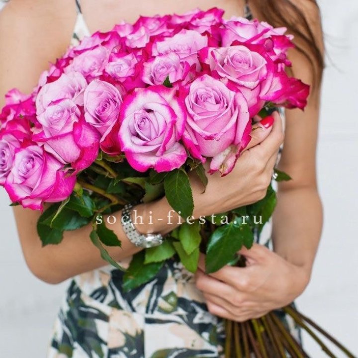 Букет высоких роз Ди перпел в Пензе