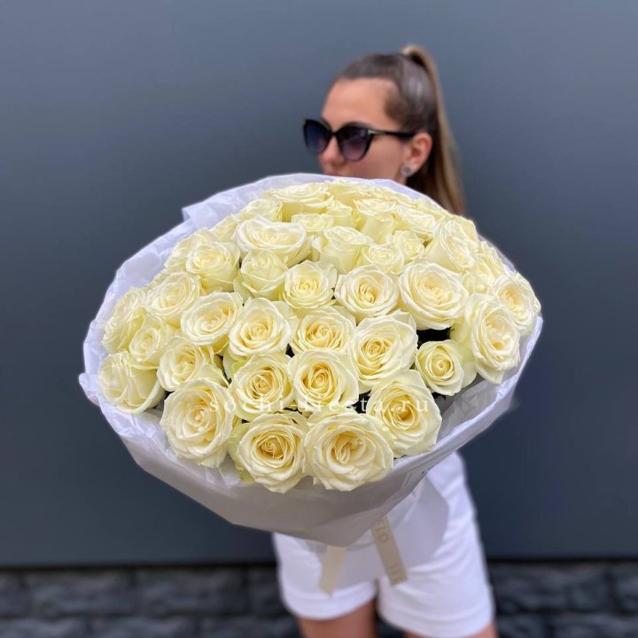 51 белая роза  в Пензе