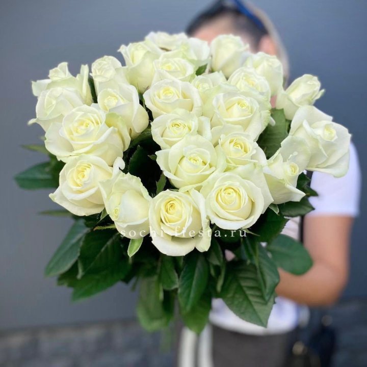 Голландские розы белые 25 в Пензе