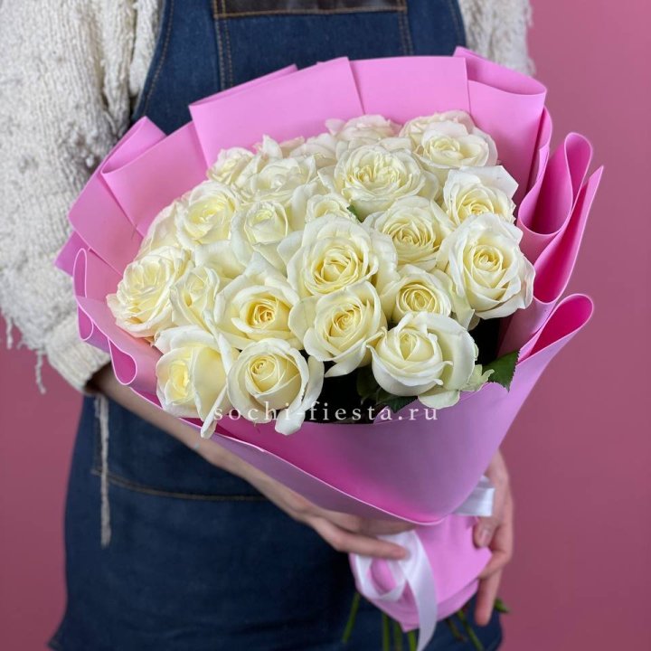 25 белых роз в Пензе