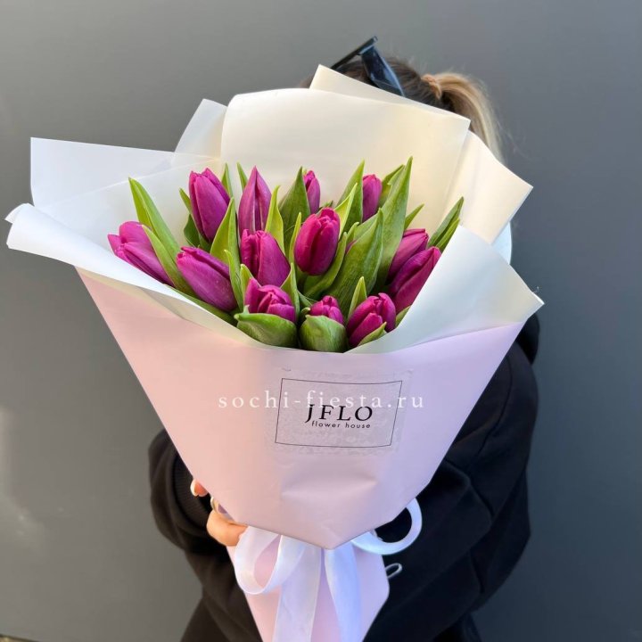 15 пурпурных тюльпанов в Пензе