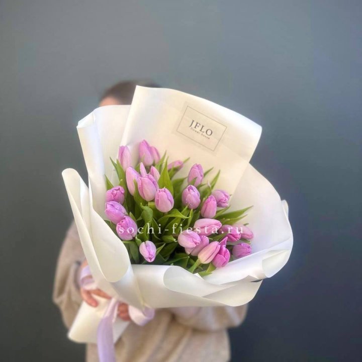 25 сиреневых тюльпанов в Пензе