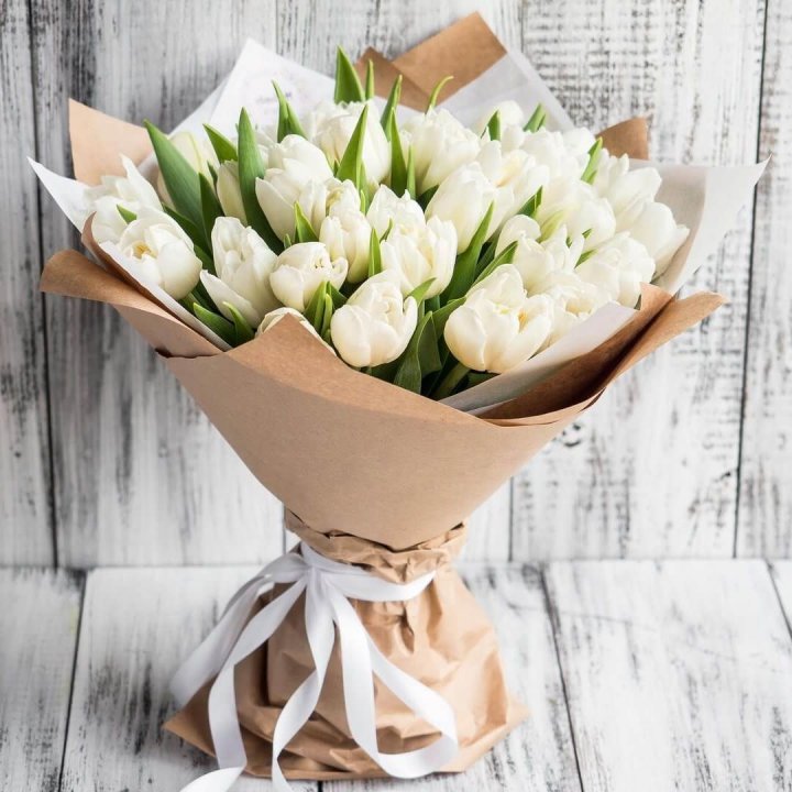 25 белых тюльпанов в Пензе