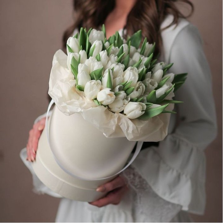 Тюльпаны в цилиндре  в Пензе